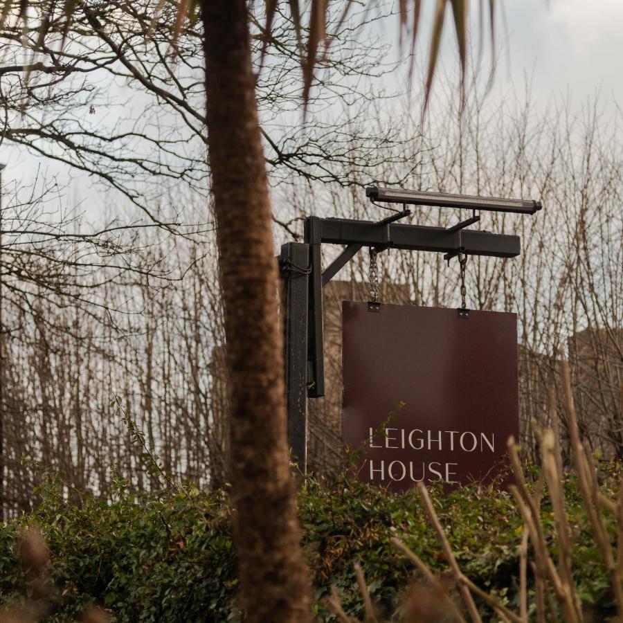 Leighton House Boutique B&B Bath Extérieur photo Leighton House sign