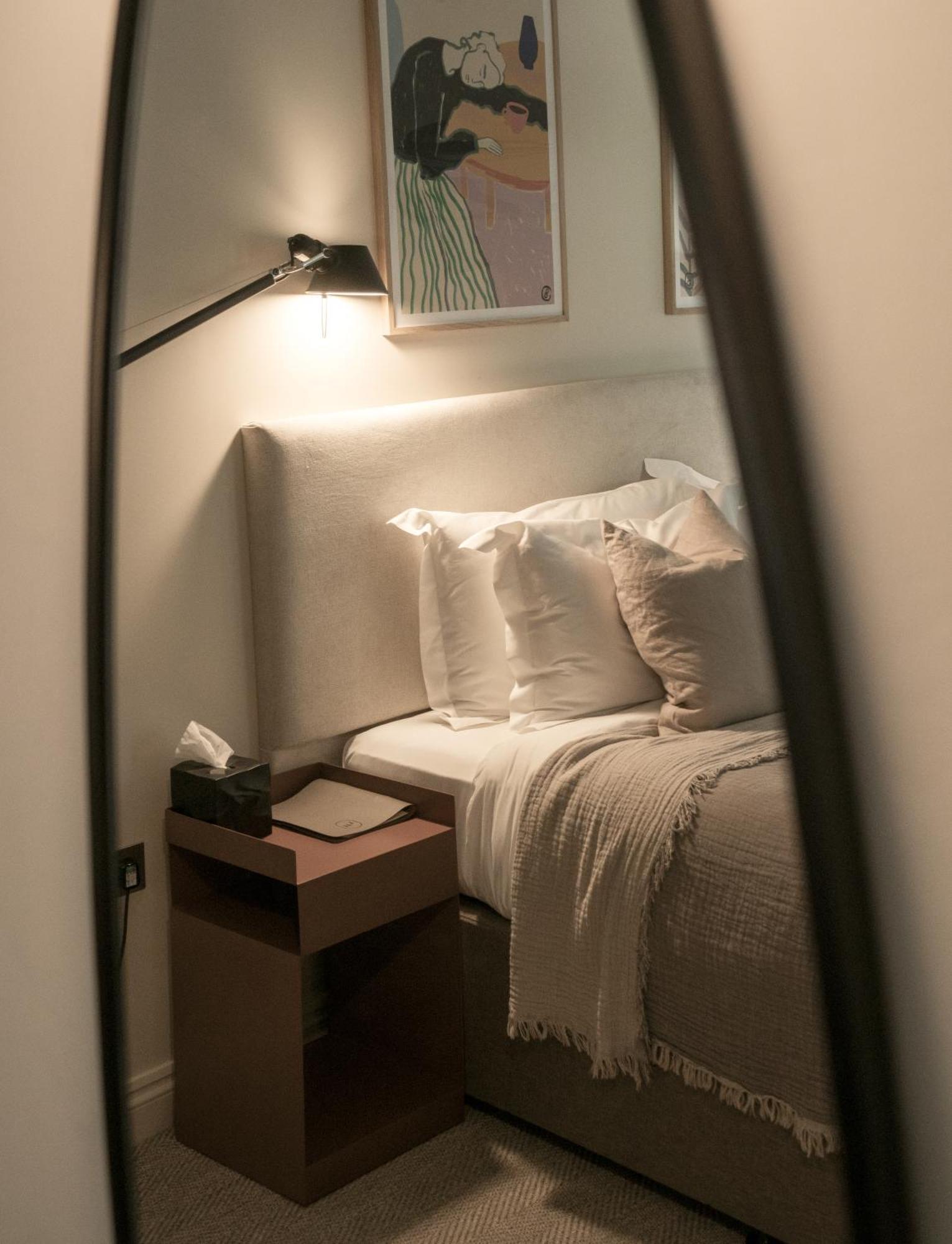Leighton House Boutique B&B Bath Extérieur photo A bedroom at the hotel