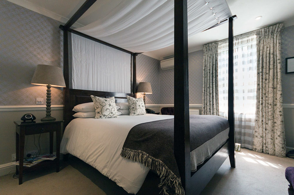 Leighton House Boutique B&B Bath Extérieur photo A bedroom at The Mitre